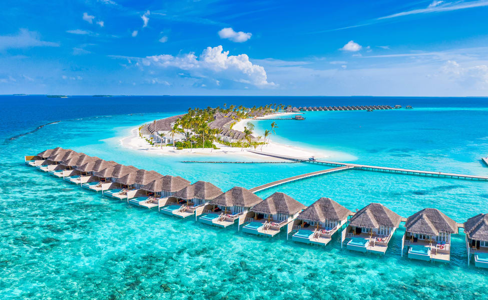 Luxurious Escapes: Discover the Top 5 Hotels in the Maldives for Unforgettable Experiences